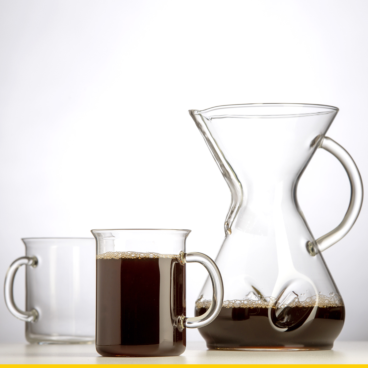 https://store.chemexcoffeemaker.com/media/catalog/product/c/h/chemex-glass-murray-mug-setup.jpg