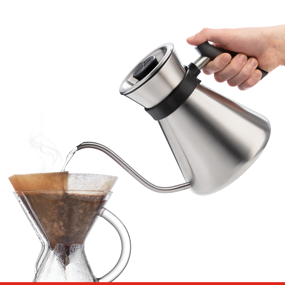 https://store.chemexcoffeemaker.com/media/catalog/product/c/h/chemex-ss-chettle-in-use_2.png